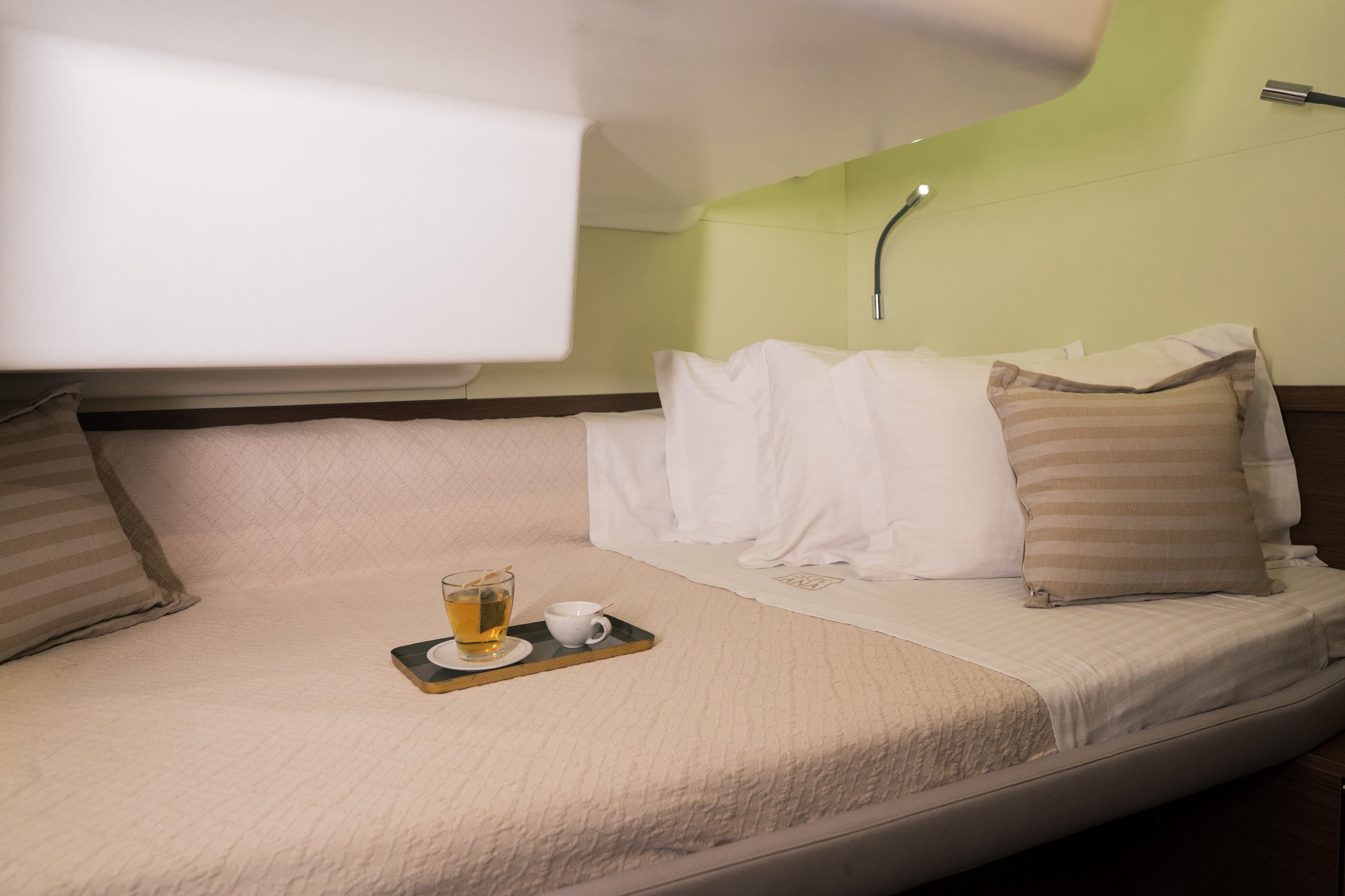 Solana - Katamaran içinde Palairos