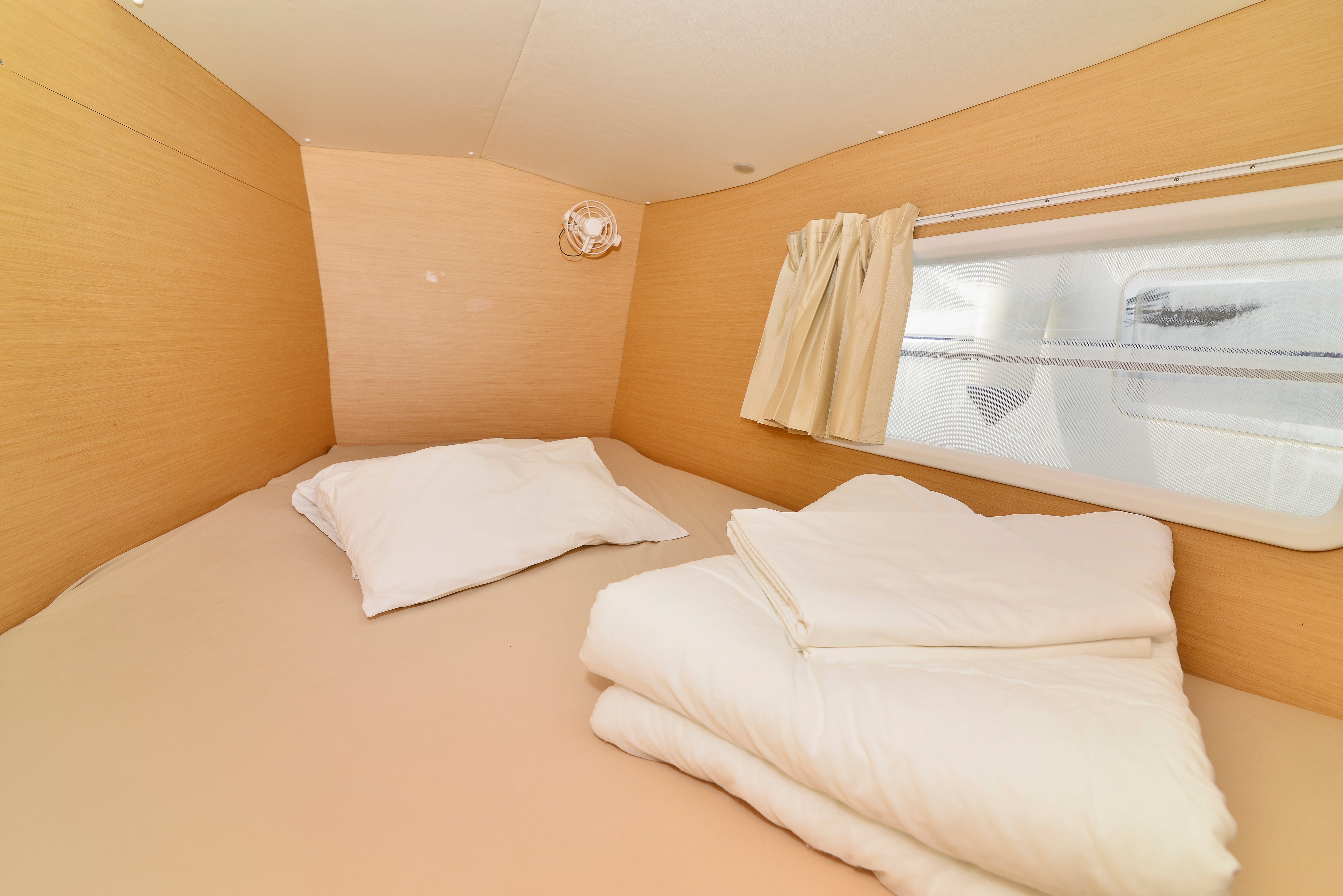 Shona - Catamaran in Betina