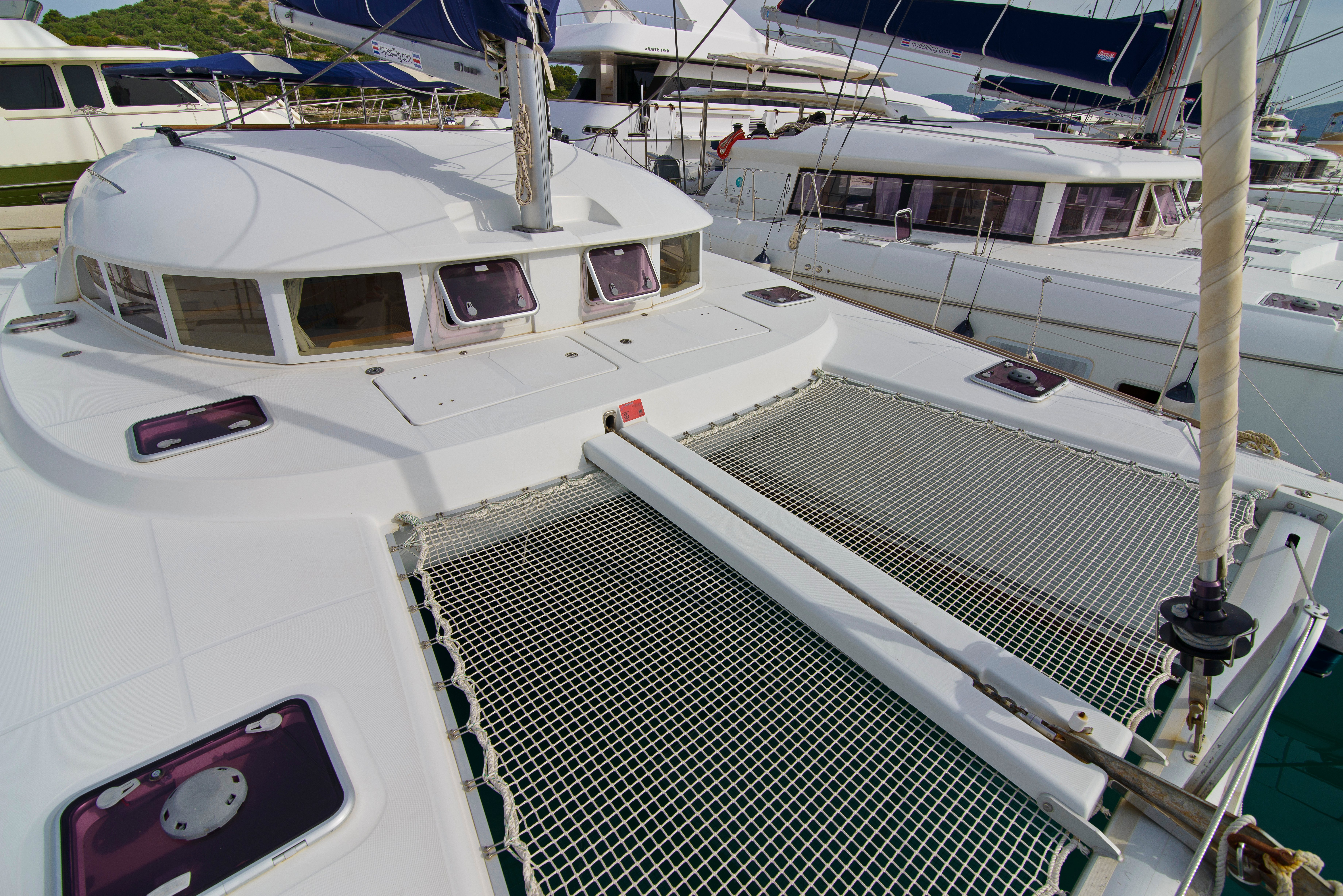 Shona - Catamaran in Betina