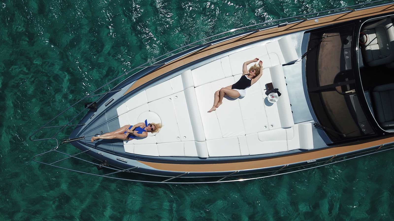 Este 2 - Motor Yacht in Ornos