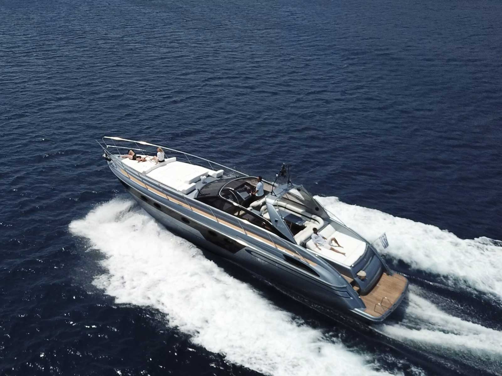 Este 2 - Motor Yacht in Ornos