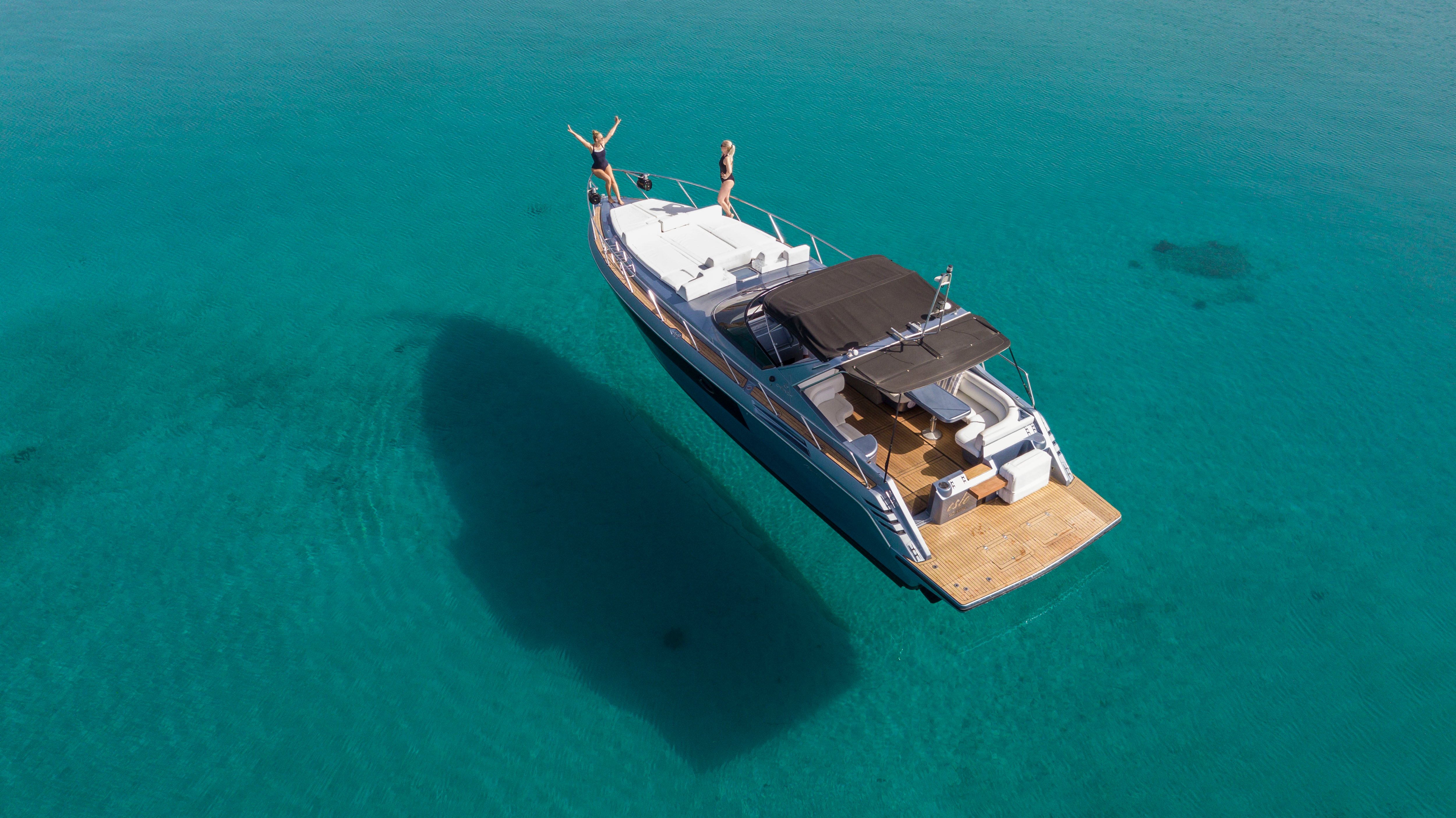 Este - Motor Yacht in Ornos