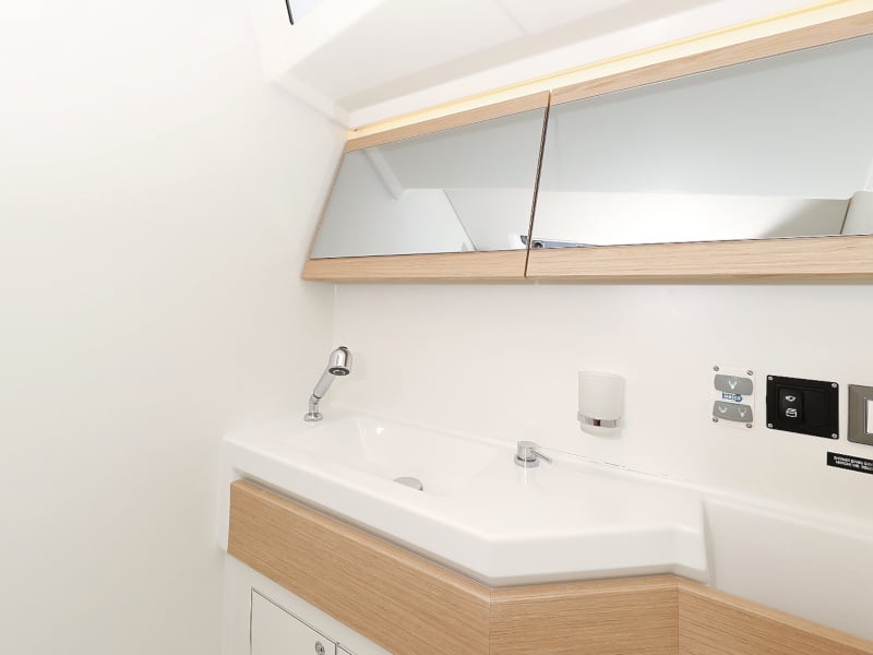 MR.WHITE - Sailboat in Zadar