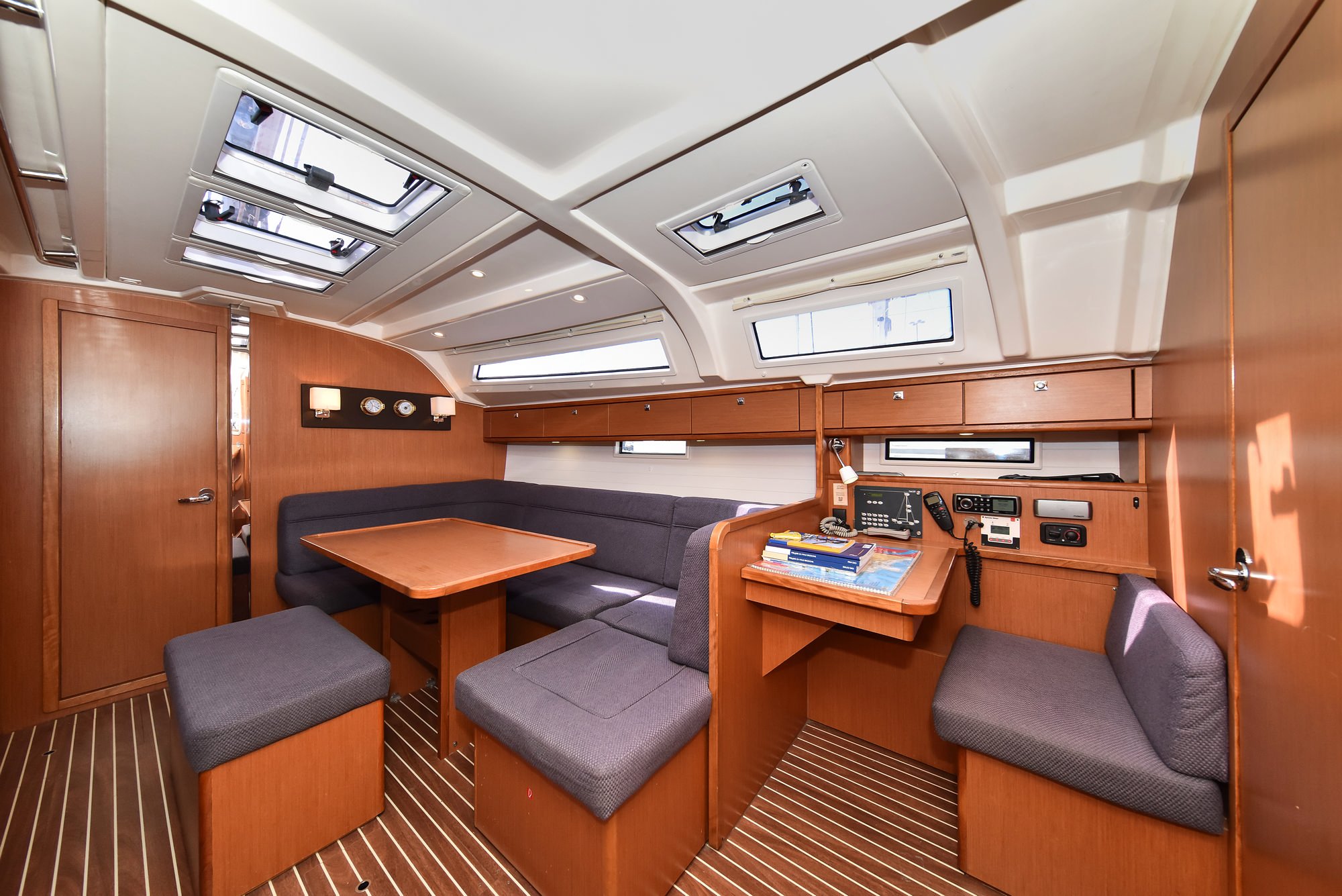 CHILL BILL - Sailboat in Zadar