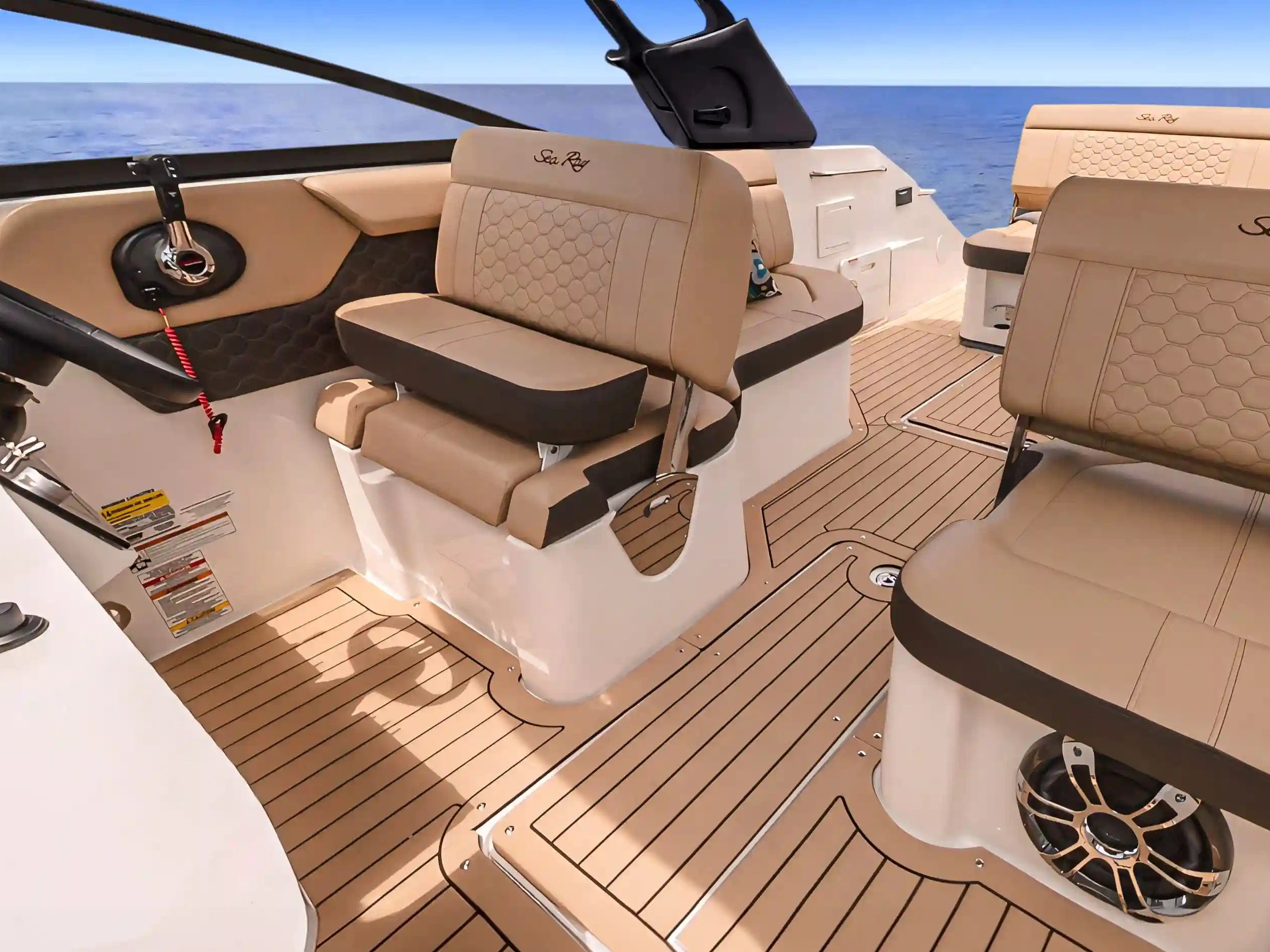 Sea Ray - Motor Yacht in Adamantas