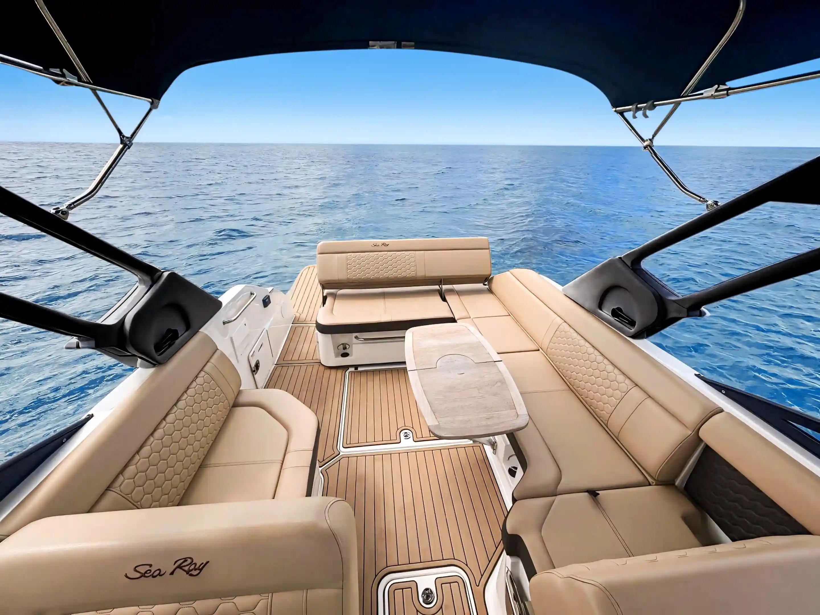 Sea Ray - Motor Yacht in Adamantas