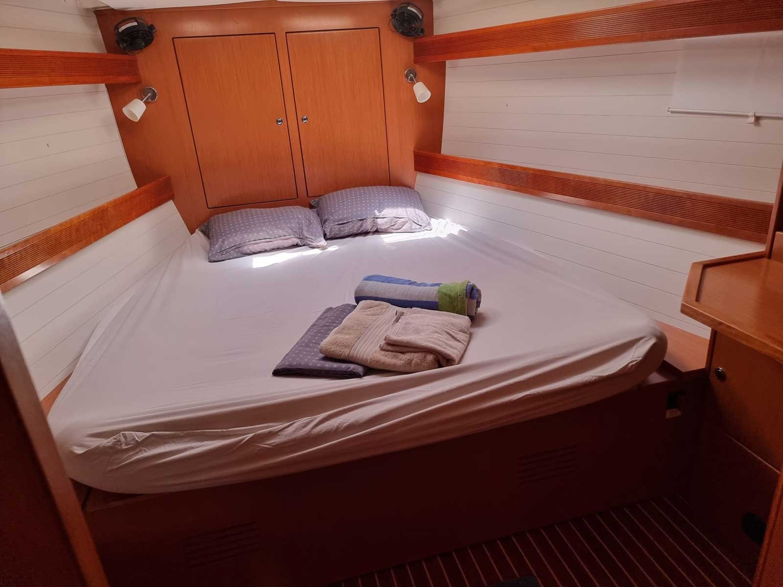 Fleurie - Sailboat in Kontokali