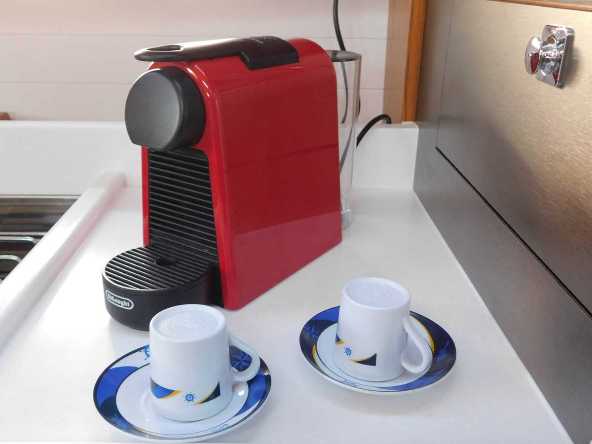 Lina - Yelkenli içinde Kontokali