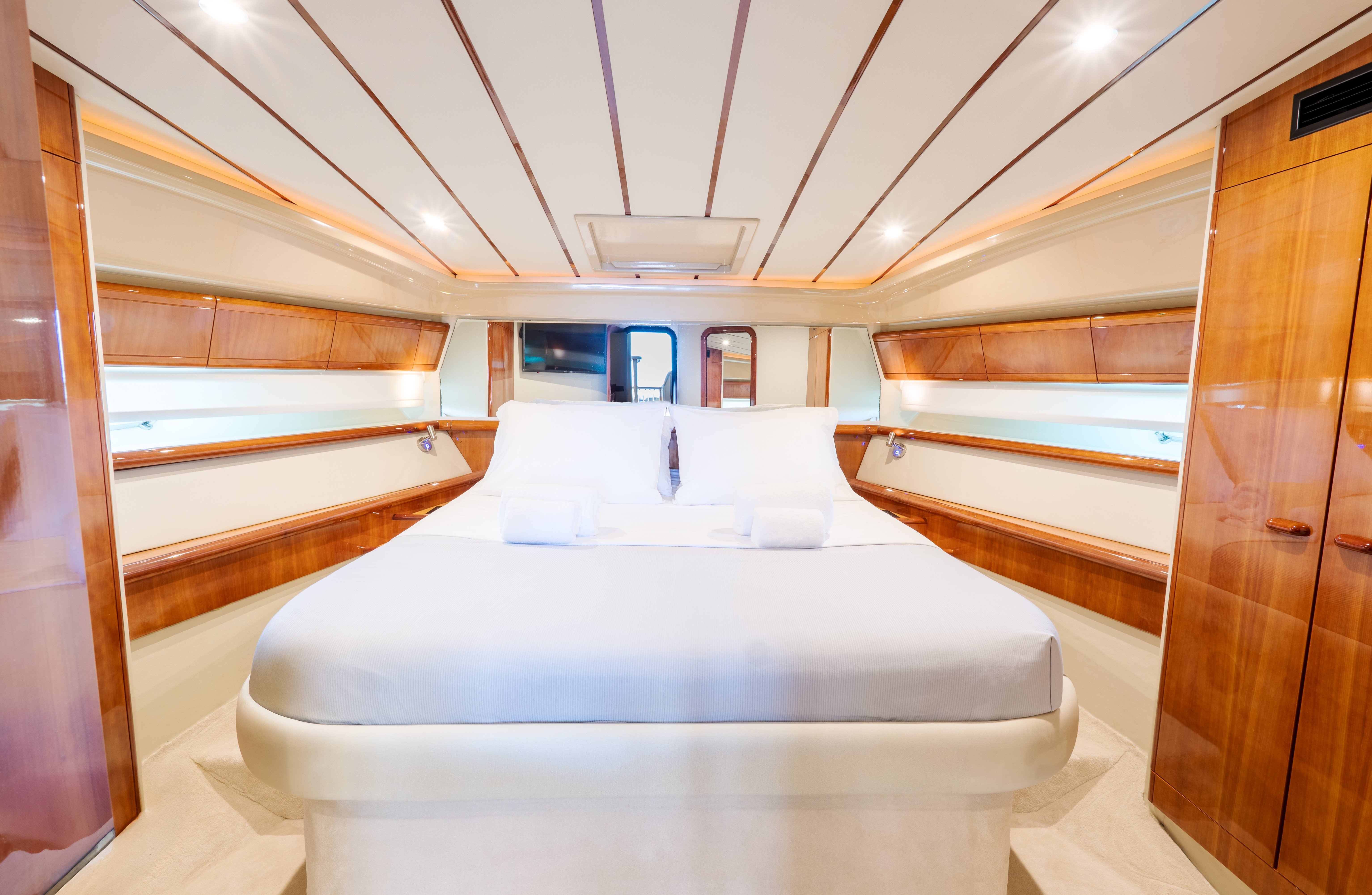 SECRET - Motor Yacht in Mikonos