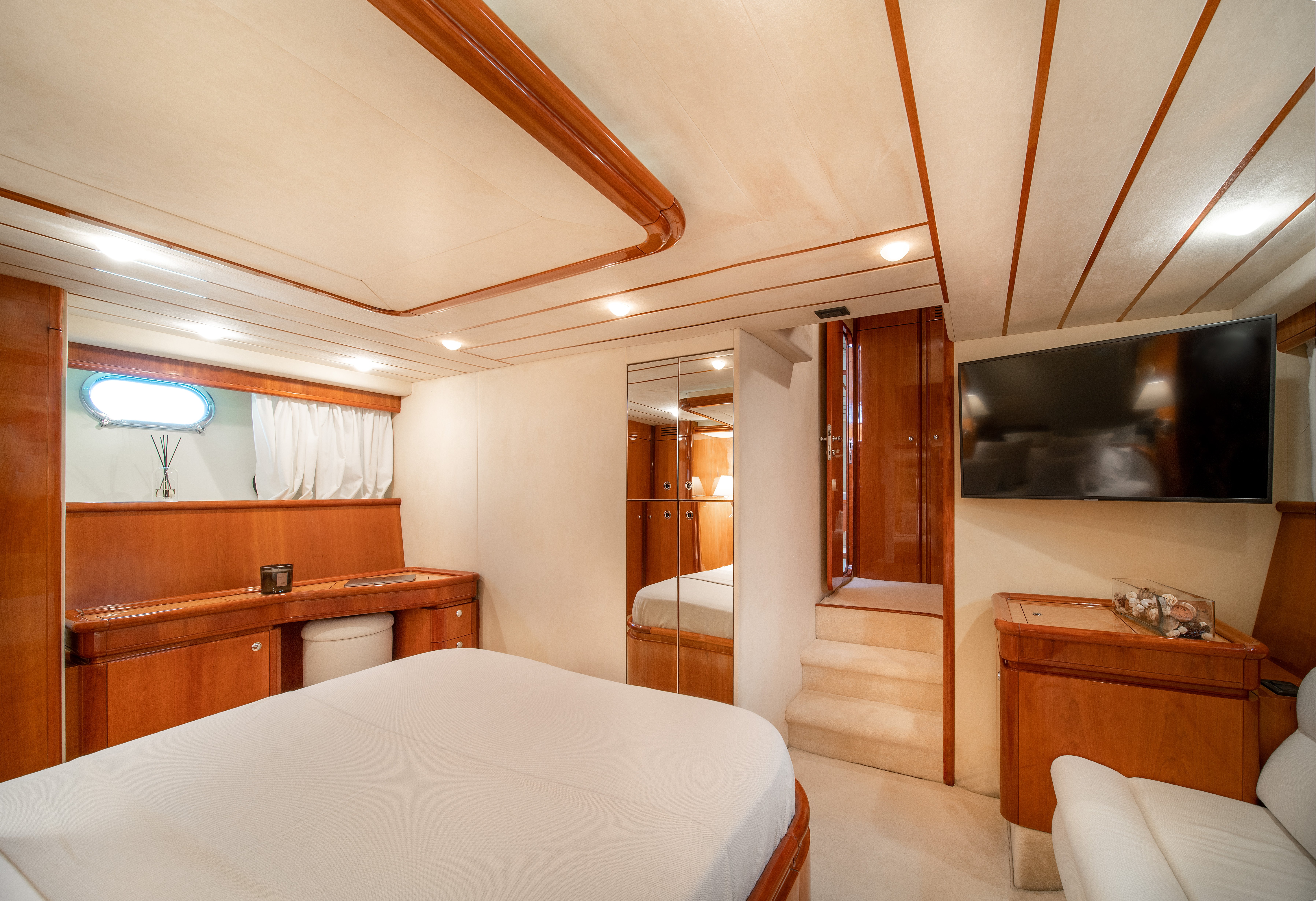 SIMPLY BRILLIANT - Motor Yacht in Ornos