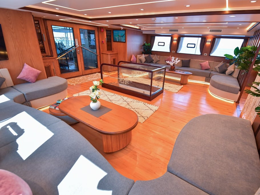 Twin bed cabin lower deck 1 - Motor Yacht in Sharm El Sheikh 2