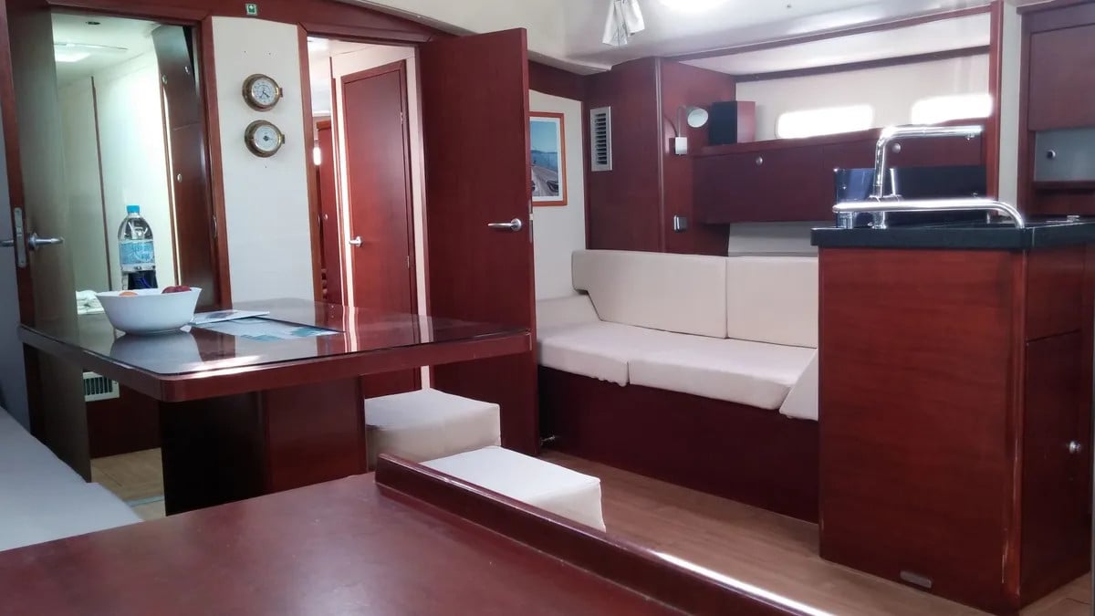 Apollonis - Sailboat in Alimos