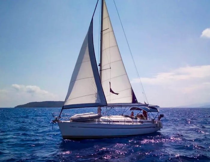 Sea Sail - Yelkenli içinde Nikiana