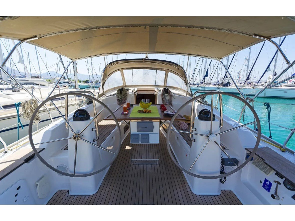 Vlassis - Sailboat in Nikiana