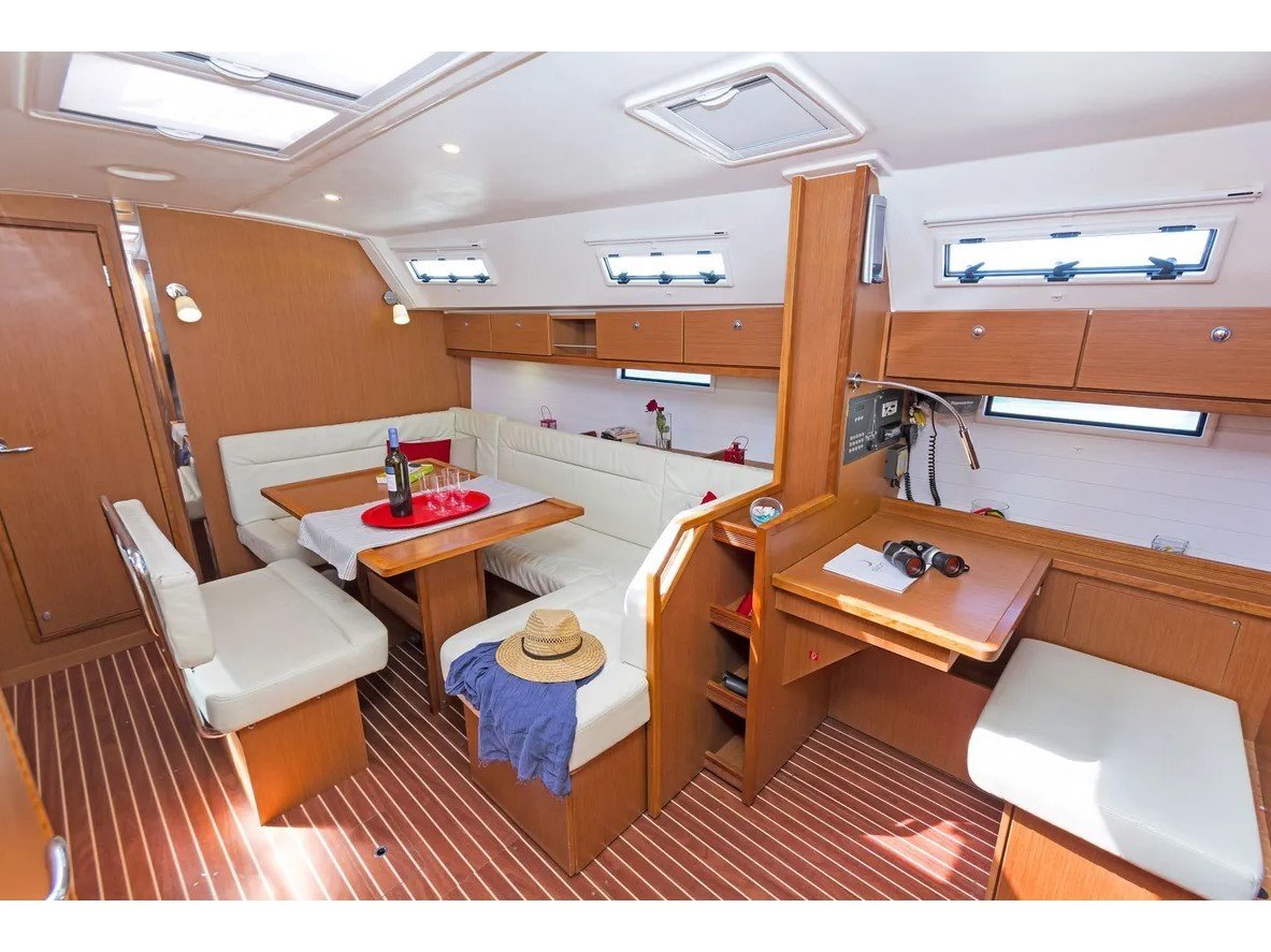 Vlassis - Sailboat in Nikiana