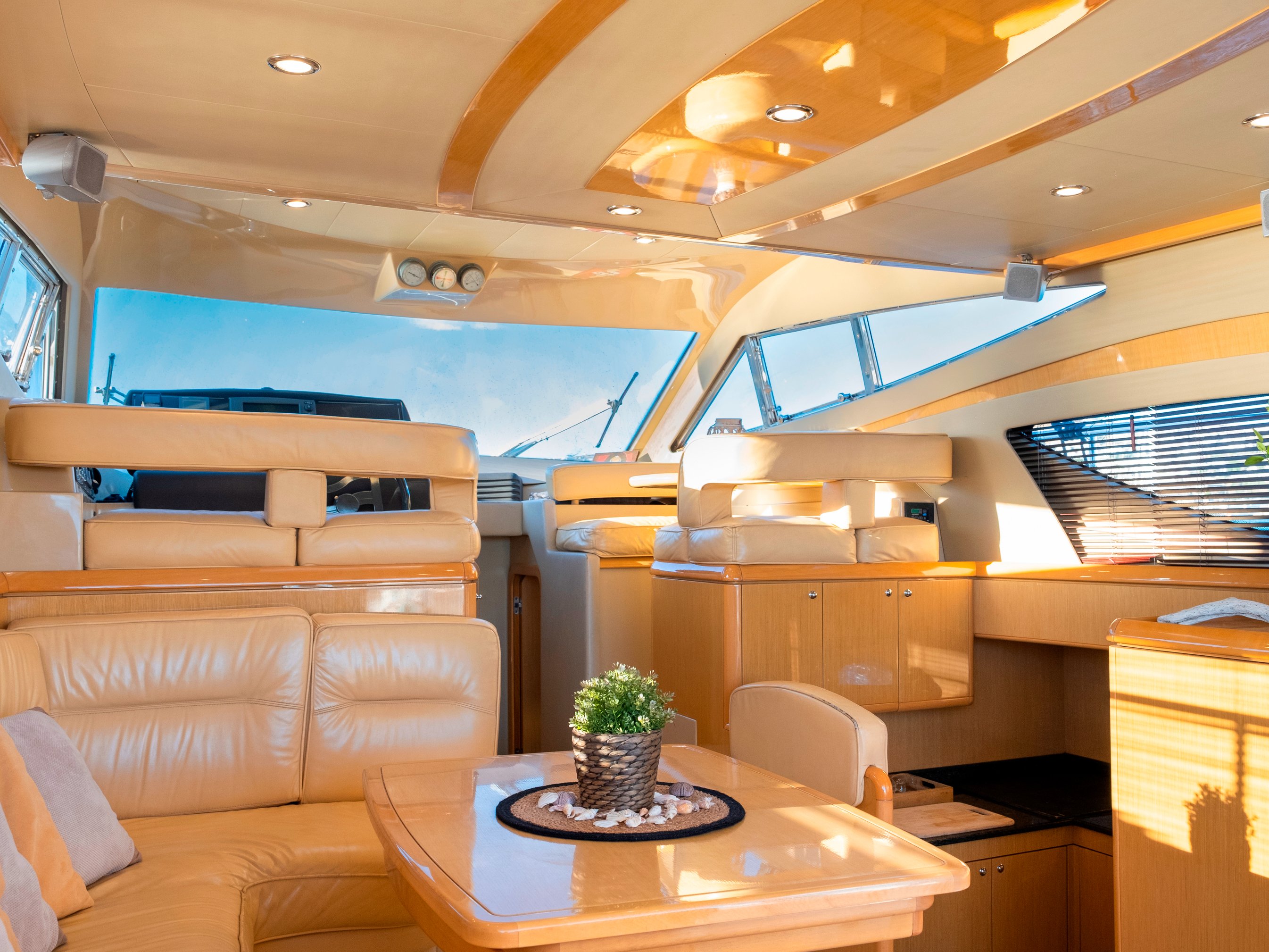 Arabella - Motor Yacht in Paros