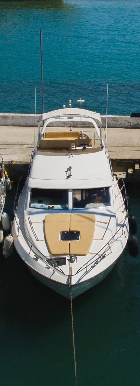 Constantin 2 - Motor Yacht in Paros