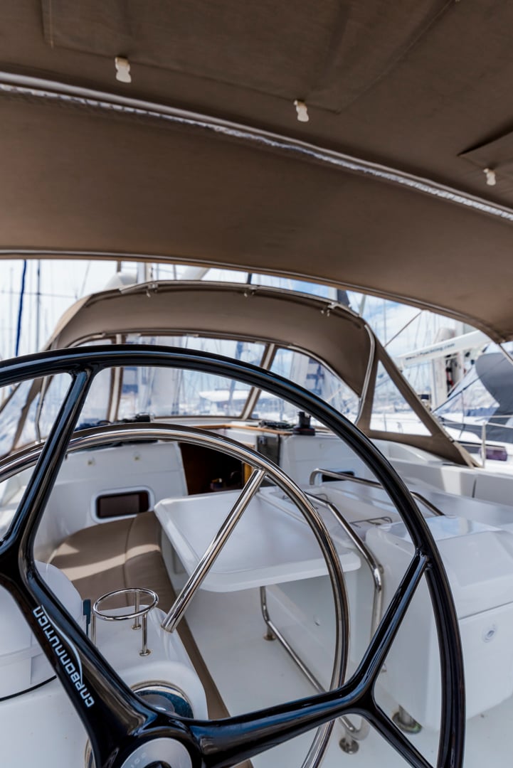 Odysseus - Sailboat in Tourlos