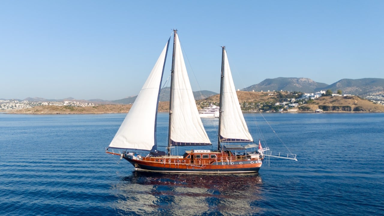 Capricorn 1 - Sailboat in Alimos