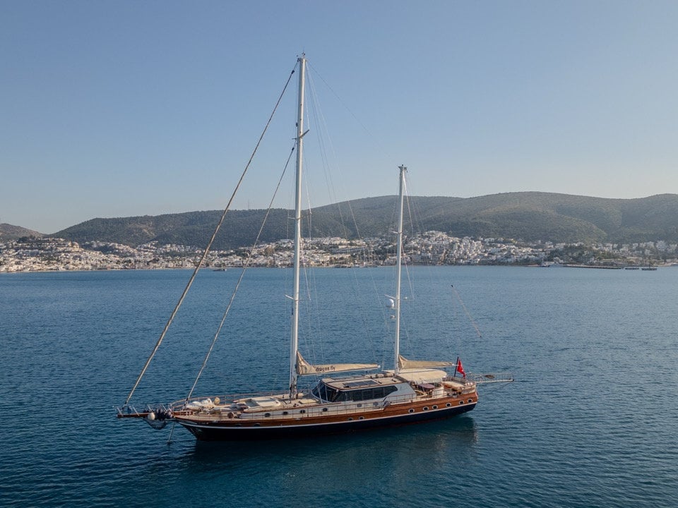 DRAGON FLY - Sailboat in Eskiçeşme