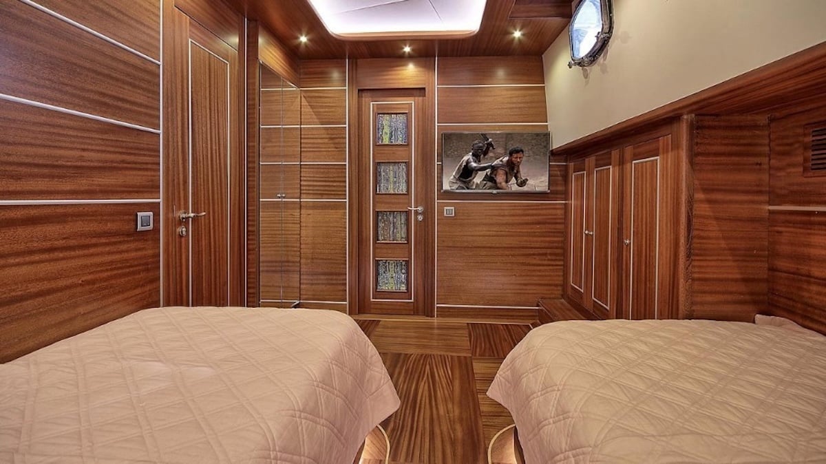 DRAGON FLY - Sailboat in Eskiçeşme