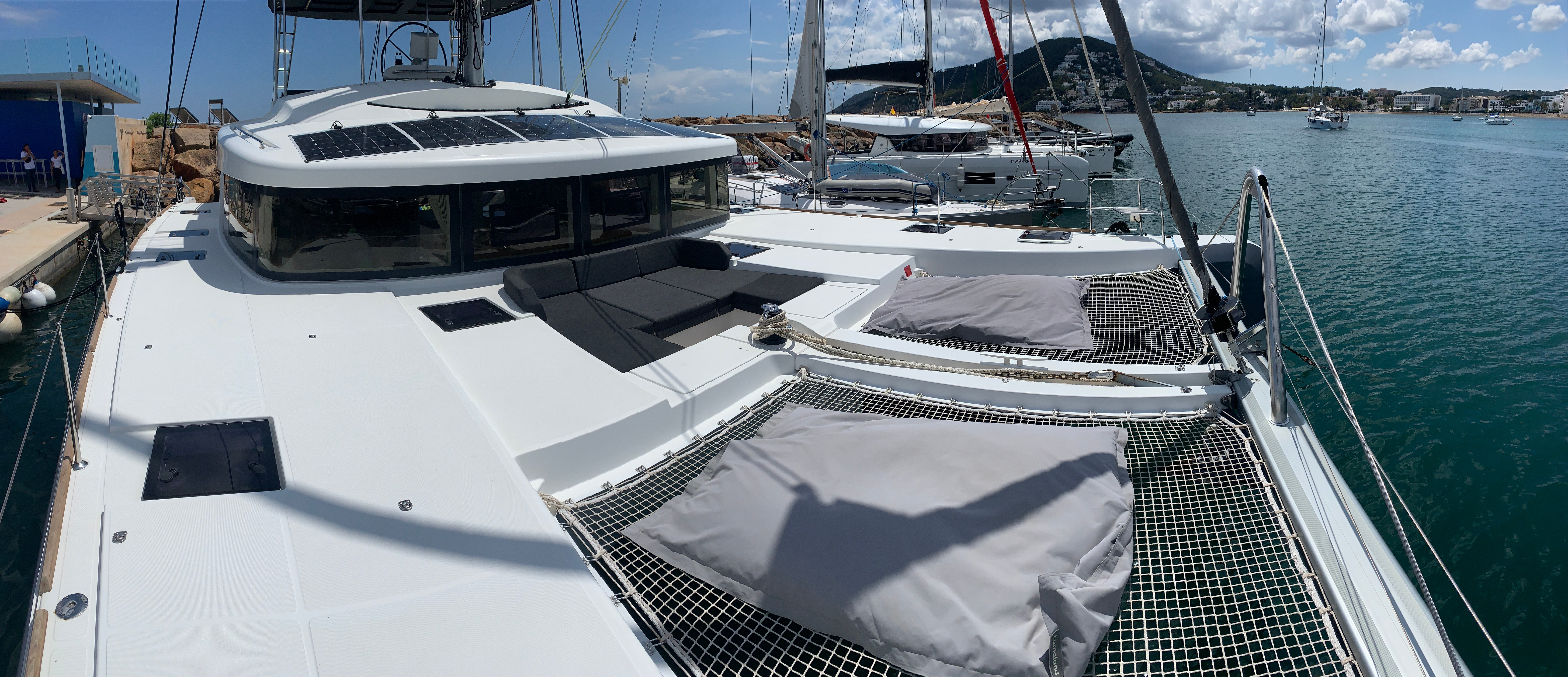 GOA 10 - Catamaran in Santa Eulària des Riu