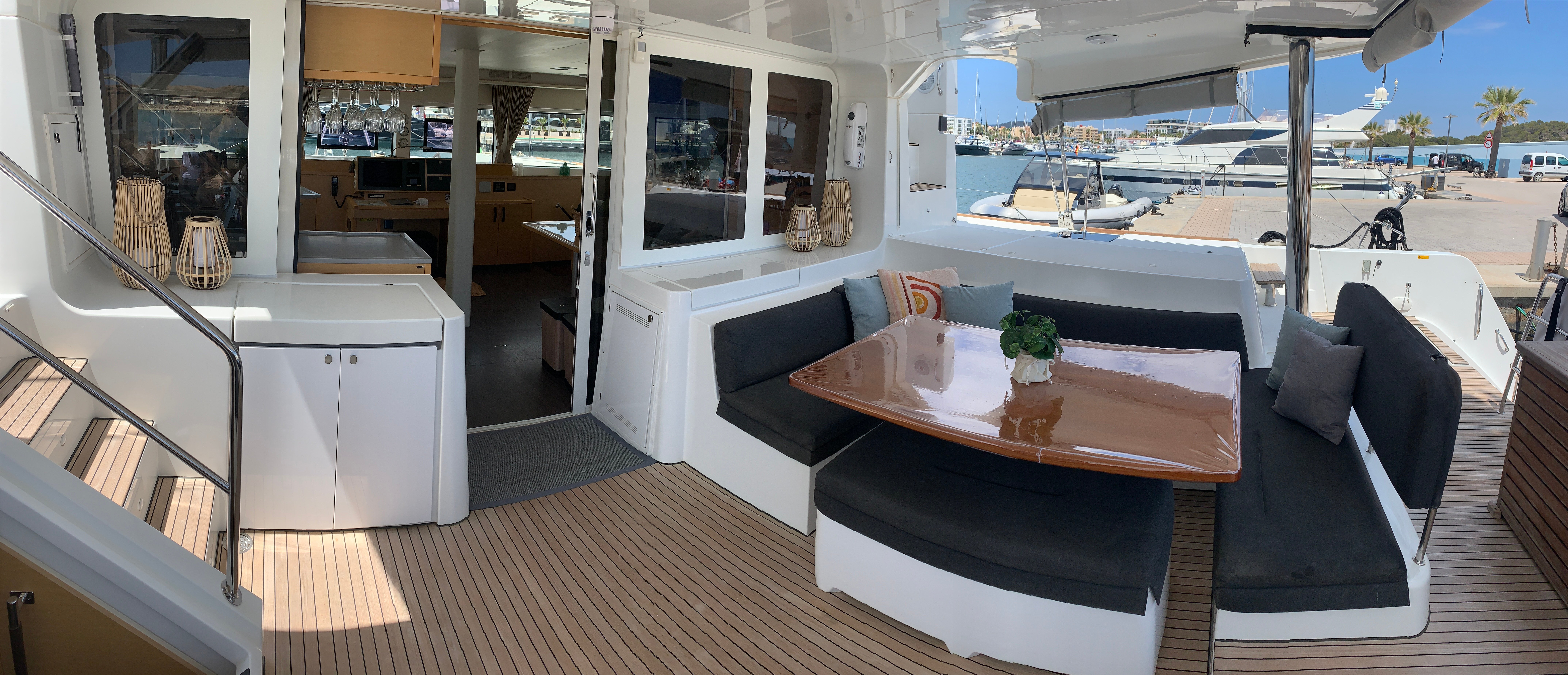 GOA 10 - Catamaran in Santa Eulària des Riu