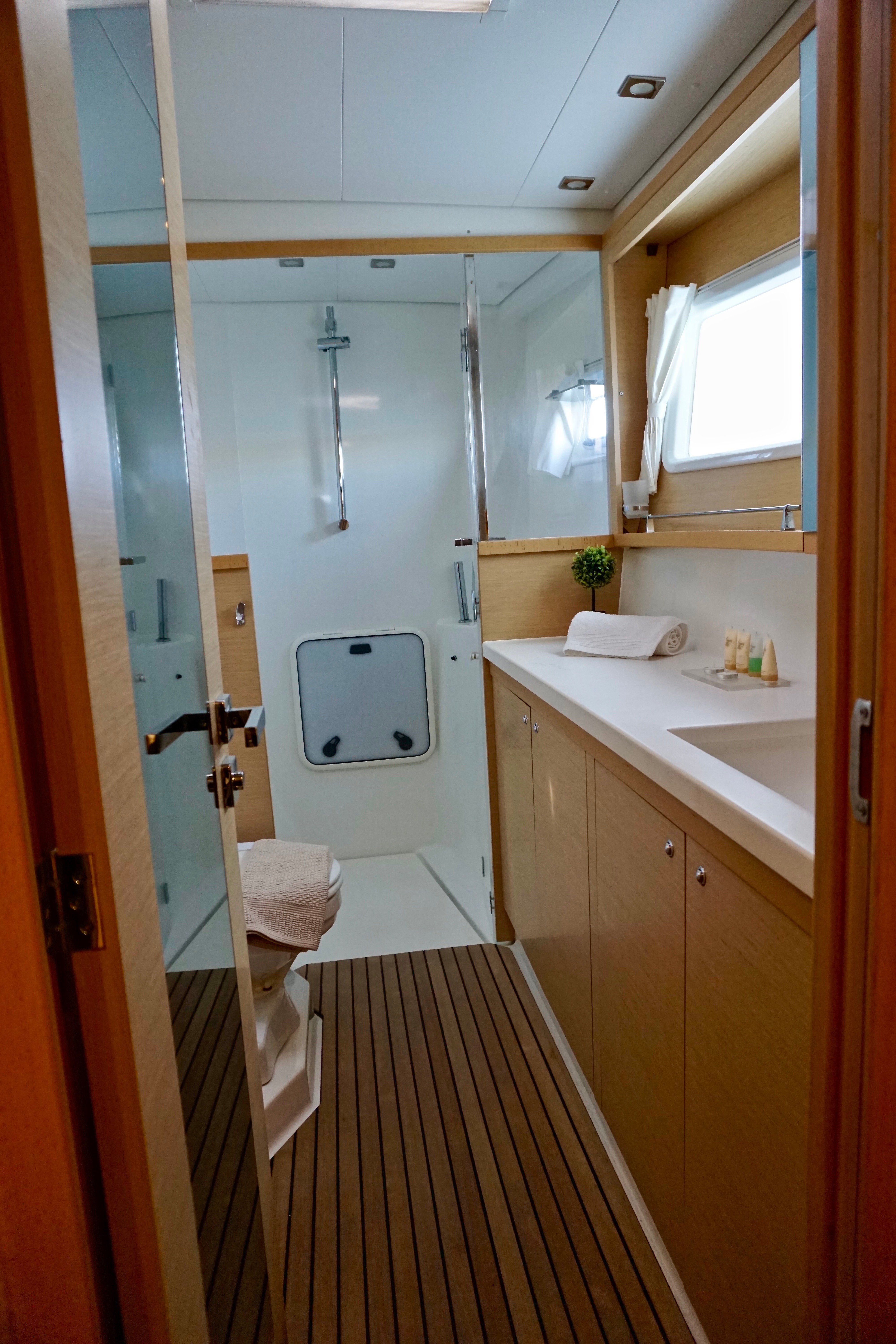 Oneno - Catamaran in Sant Antoni de Portmany