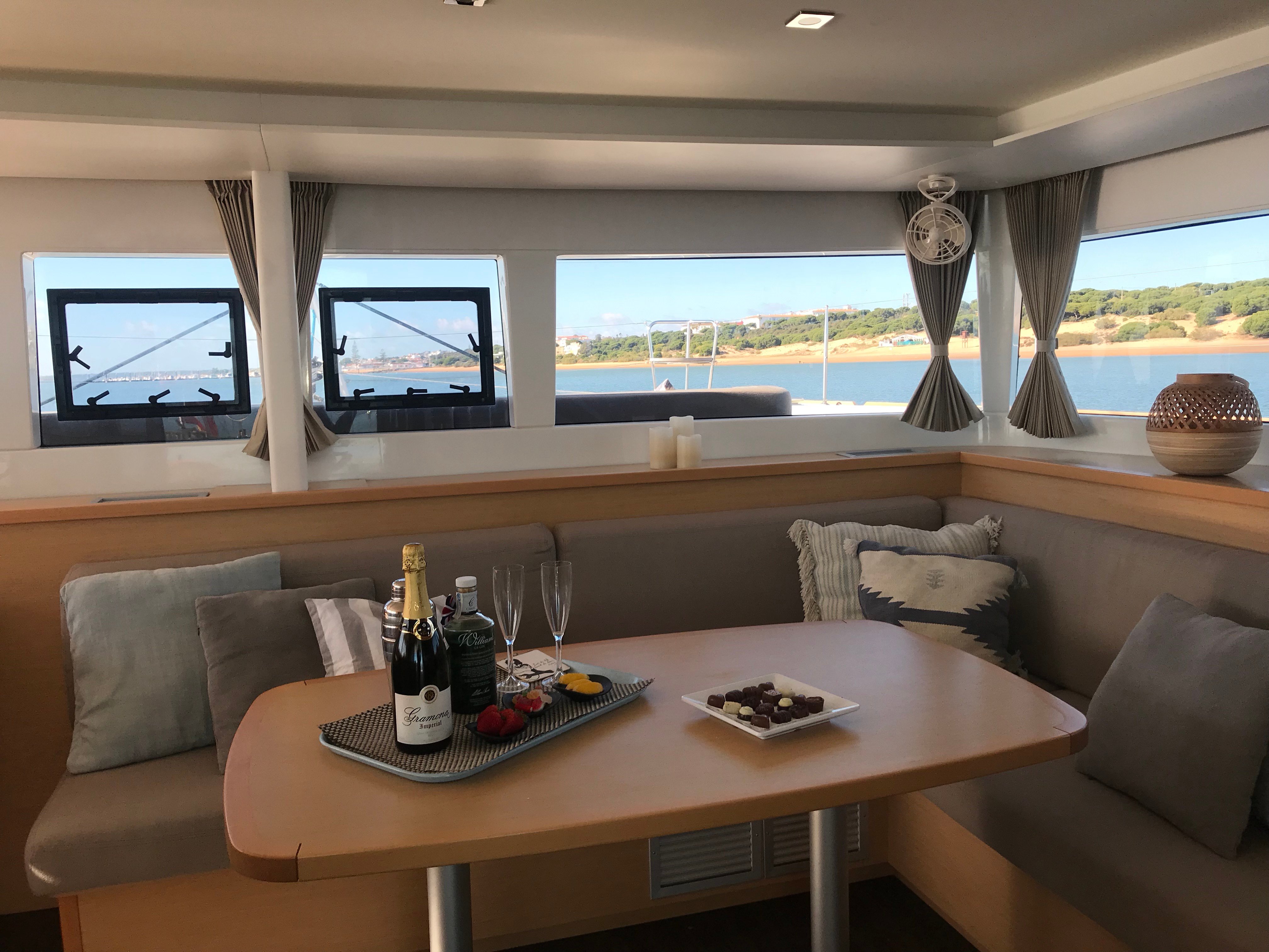 Oneno - Catamaran in Sant Antoni de Portmany