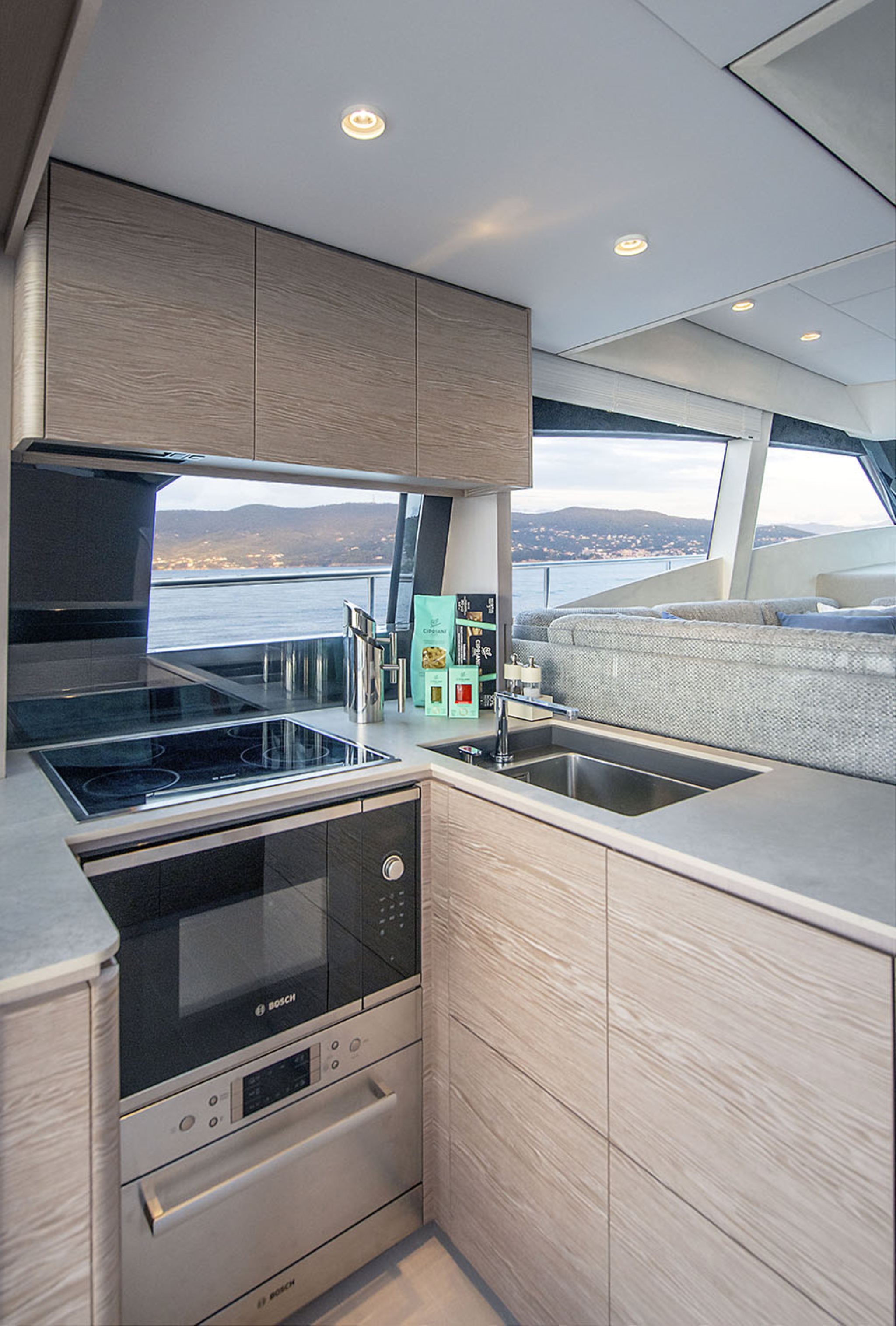 Anna - Motor Yacht in Podstrana