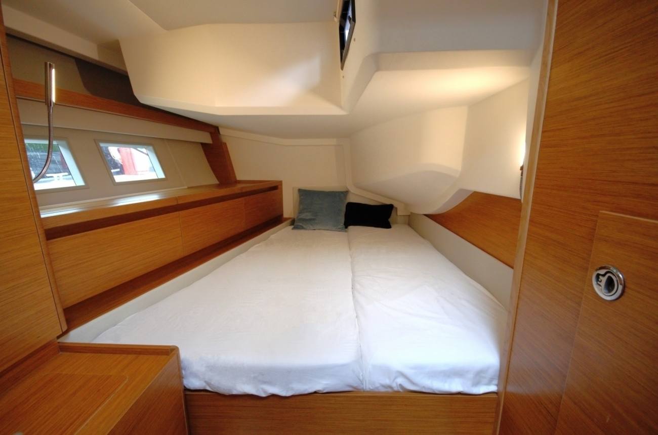 Eclipse - Sailboat in Alimos