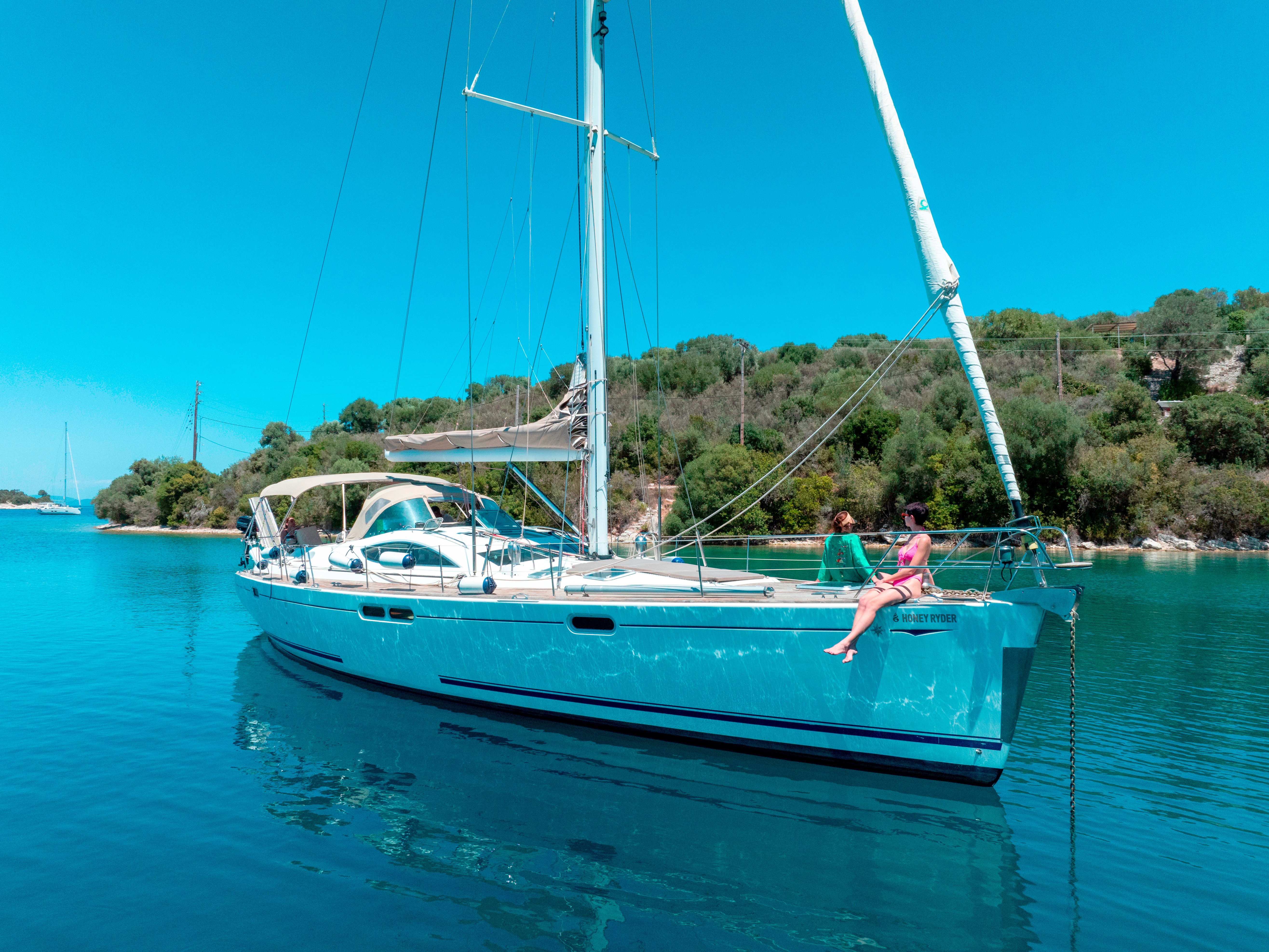 Honey Ryder - Sailboat in Alimos