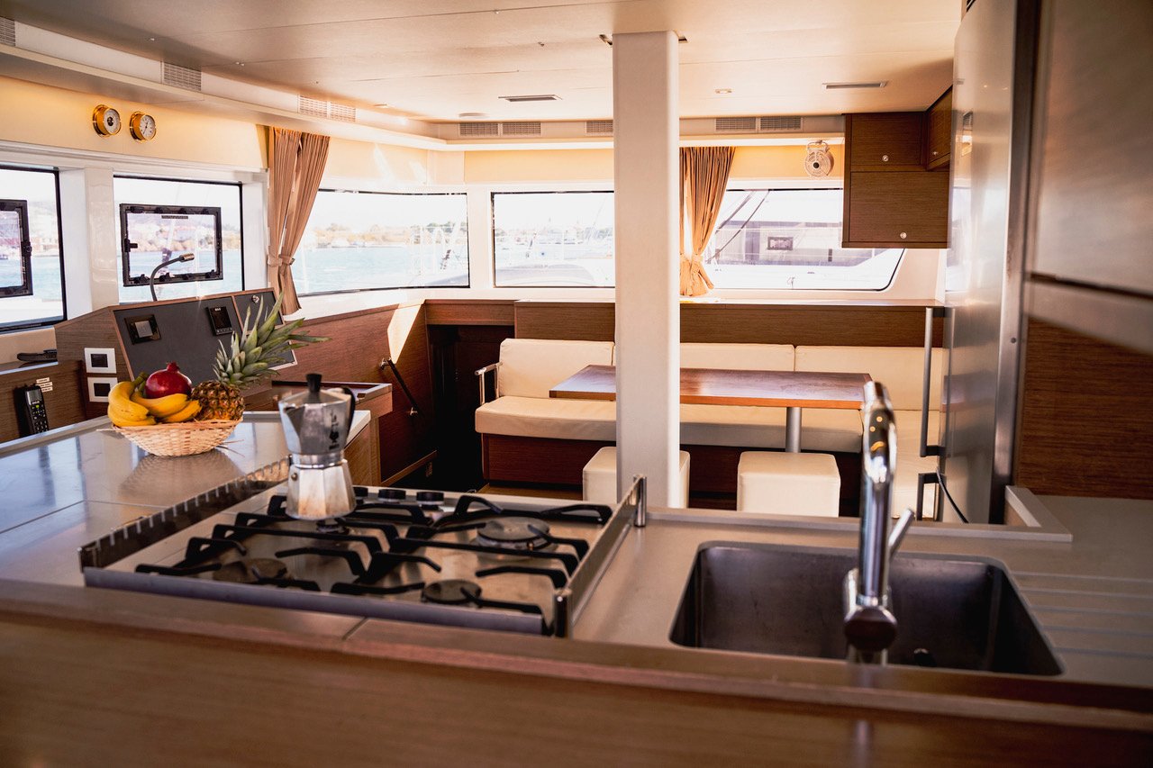 AKANA - Catamaran in Trogir