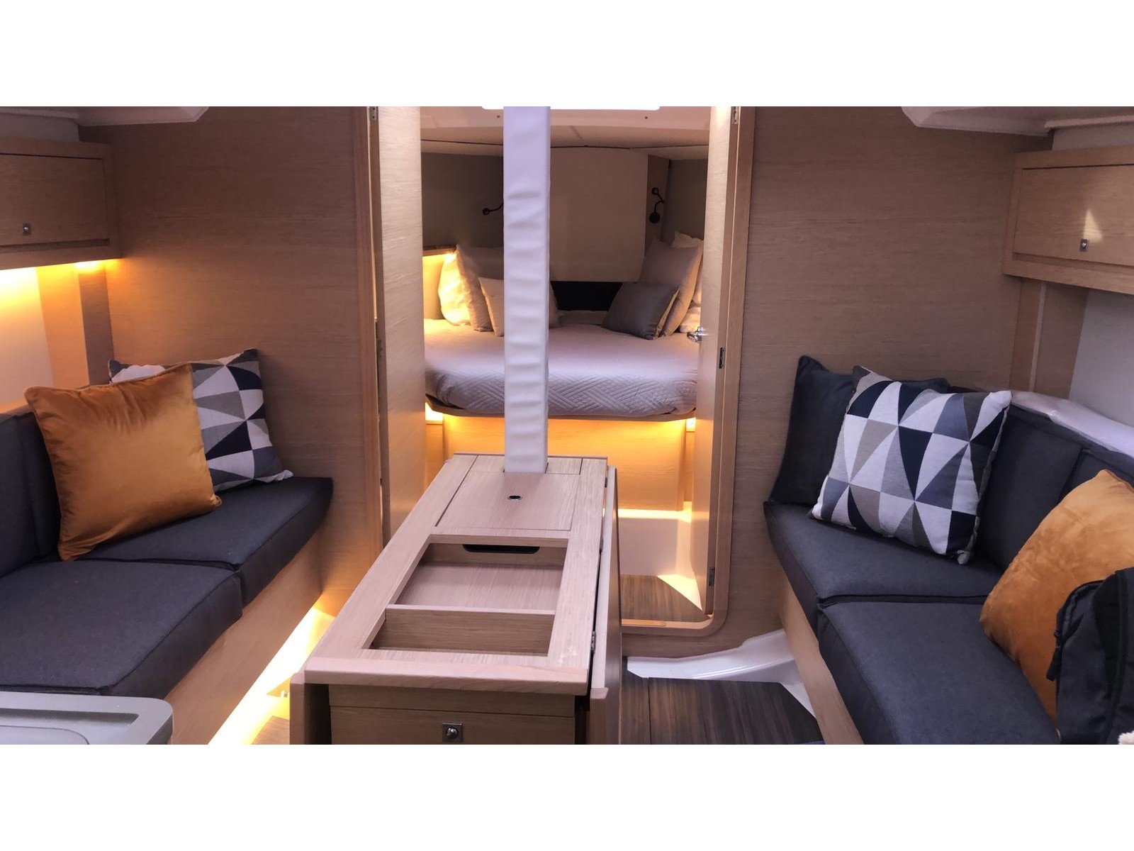 SIRIUS - Yelkenli içinde Sant Antoni de Portmany