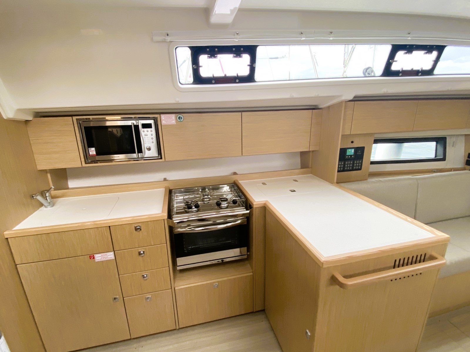 CHRISTOS - Yelkenli içinde Alimos