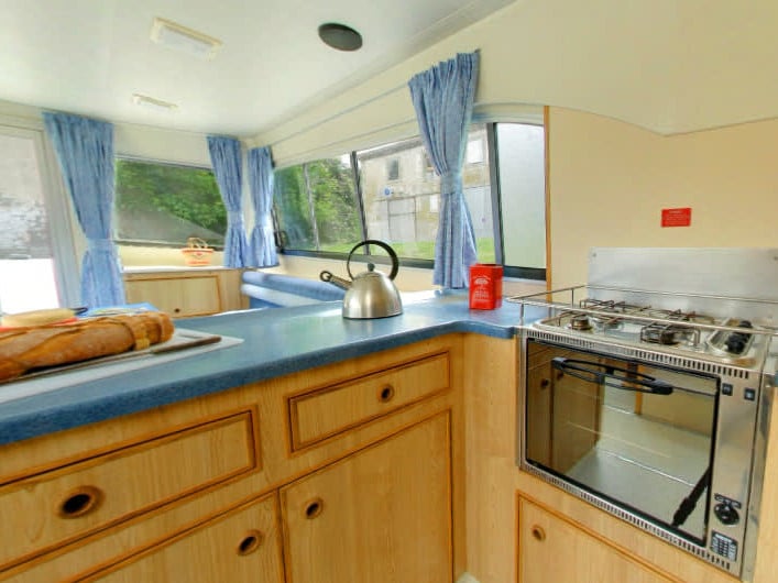 Salsa A - Comfort 6 - Motor Yacht in Douelle