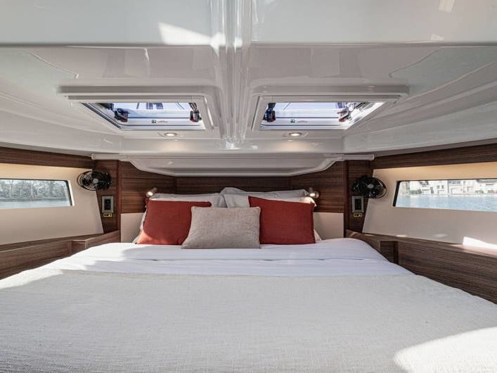 Liberty - Luxury 7 - Motor Yacht in Vinkeveen