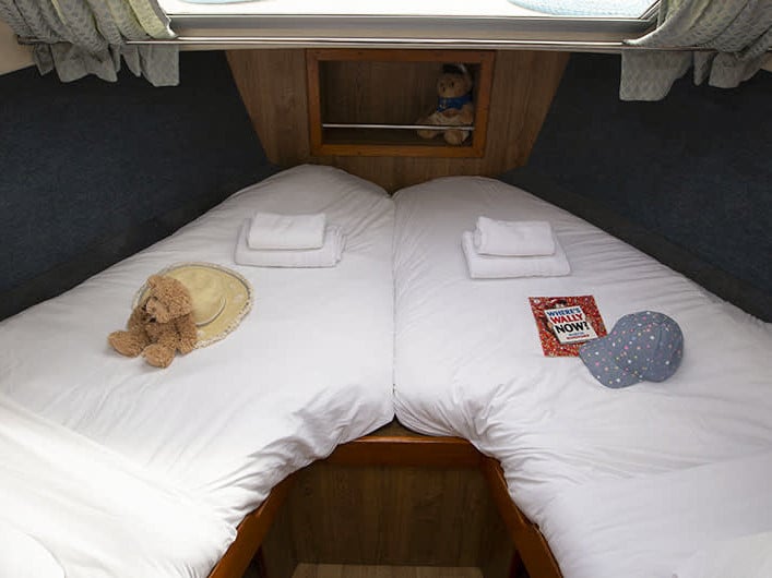 Crusader - Budget 26 - Motor Yacht in Benson