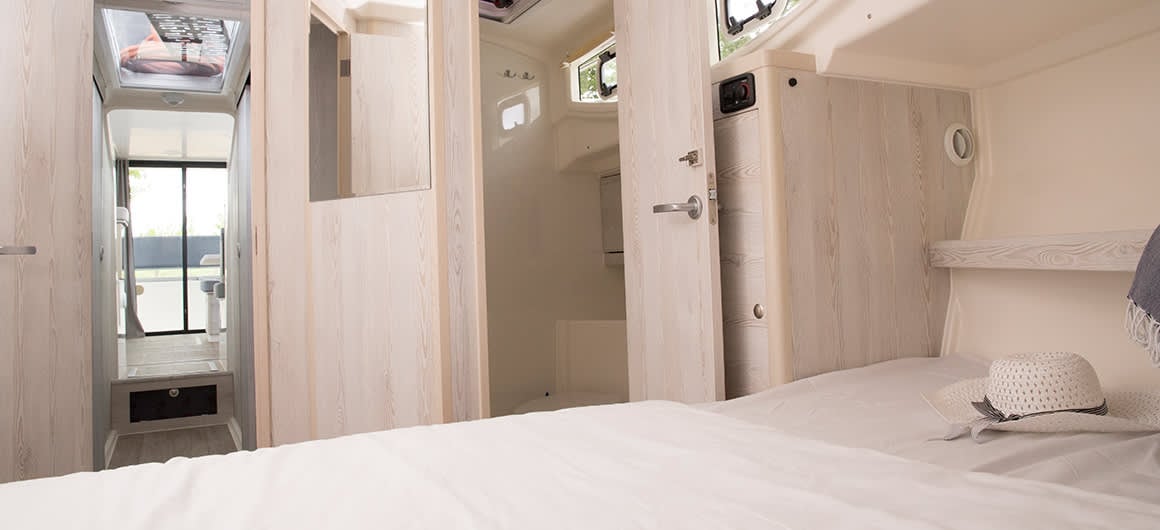 Horizon 3 - Premier 16 - Motor Yacht in Douelle