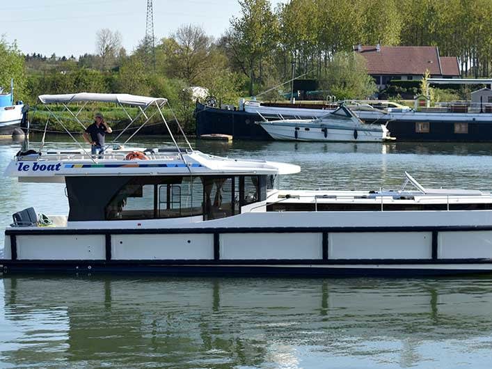 Horizon 5 - Premier 17 - Motor Yacht in Migennes