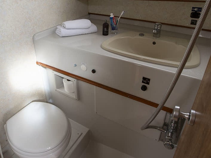 Crusader - Budget 5 - Motor Yacht in Hesse