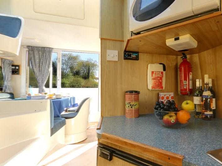 Caprice - Comfort 15 - Motor Yacht in Townparks