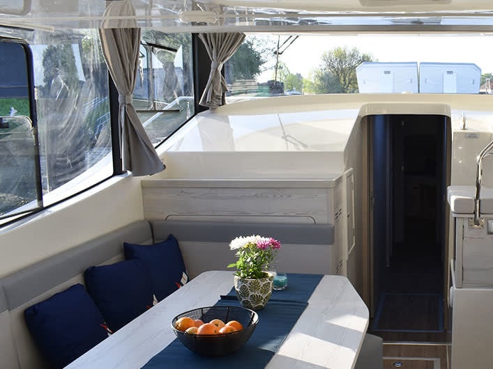 Horizon 5 - Premier 15 - Motor Yacht in Smiths Falls