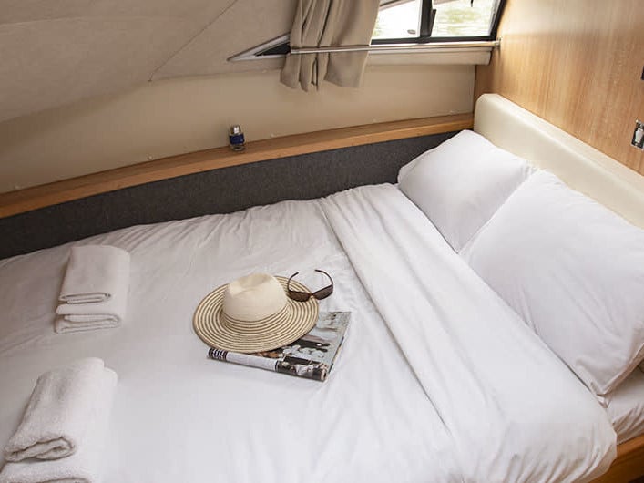 Classique Star - Budget 14 - Motor Yacht in Decize