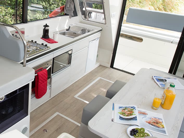 Horizon 3 - Premier 27 - Motor Yacht in Vinkeveen