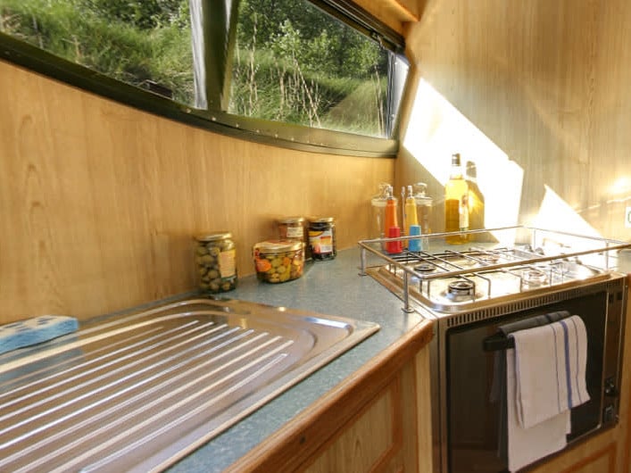 Caprice - Comfort 11 - Motor Yacht in Fairyhill