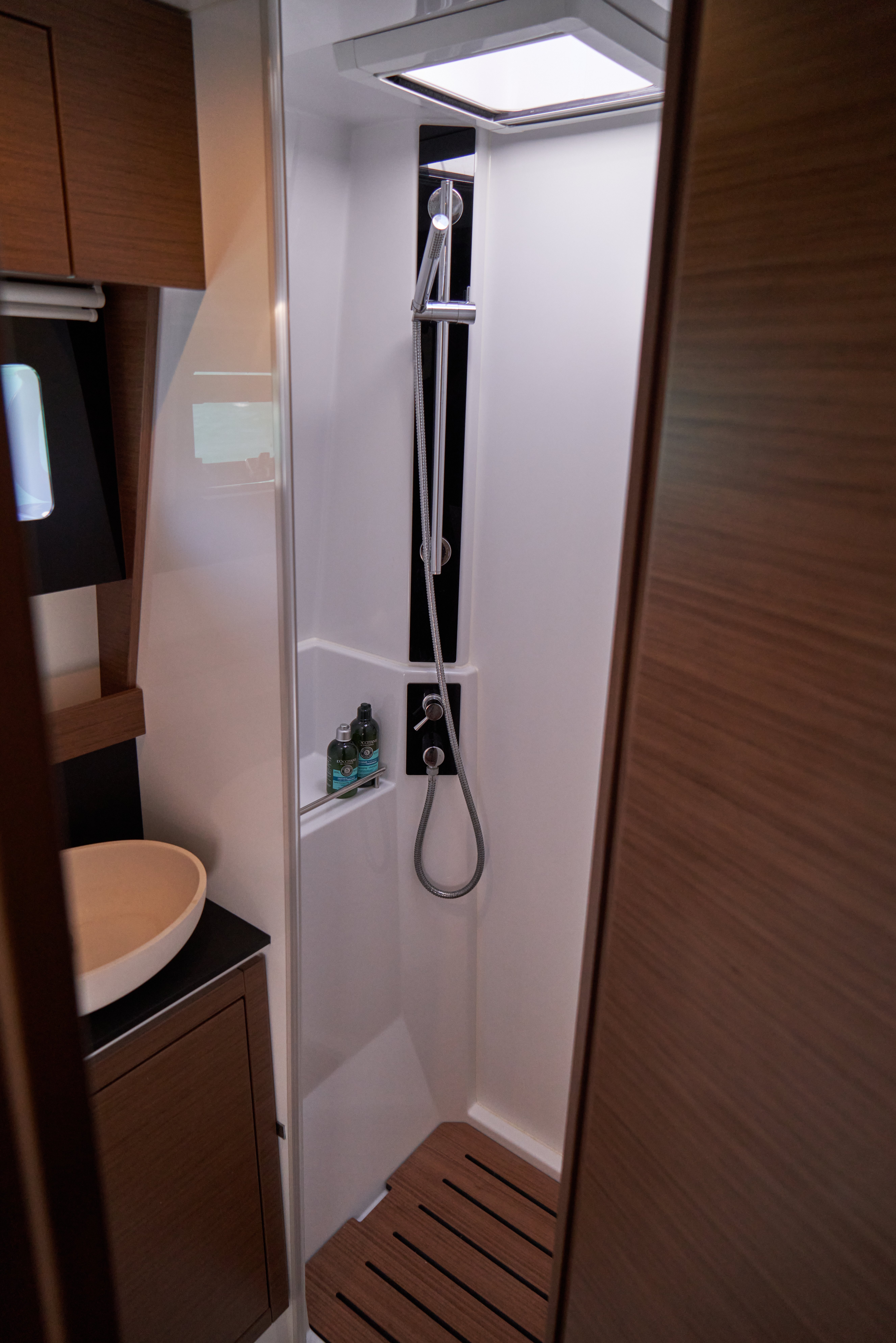 Sea Spirit III - Catamaran in Black River