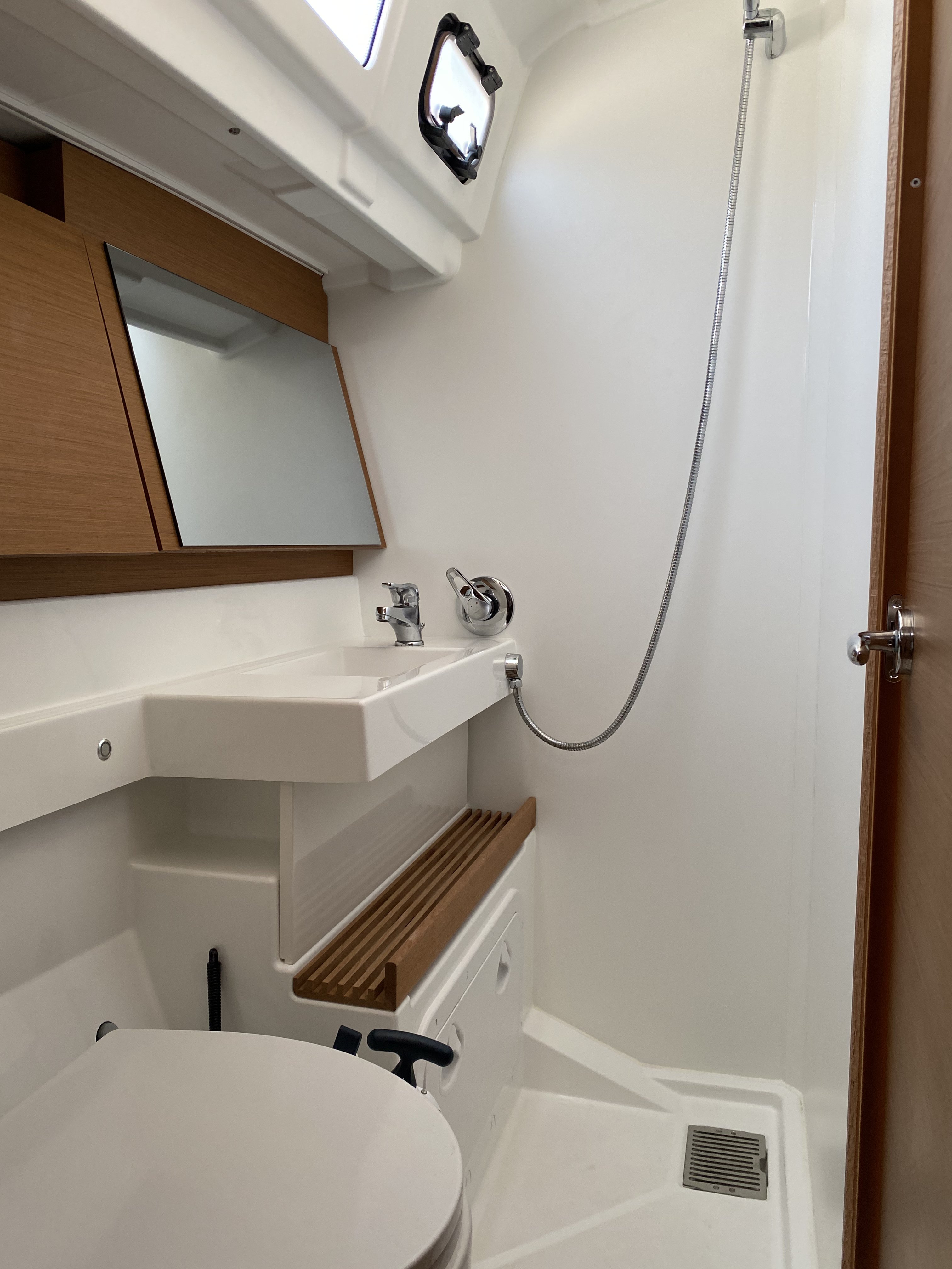 Derya - Yelkenli içinde Karagözler