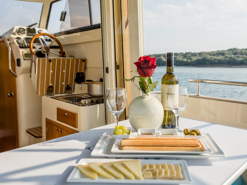 H4 - Motor Yacht in Pula