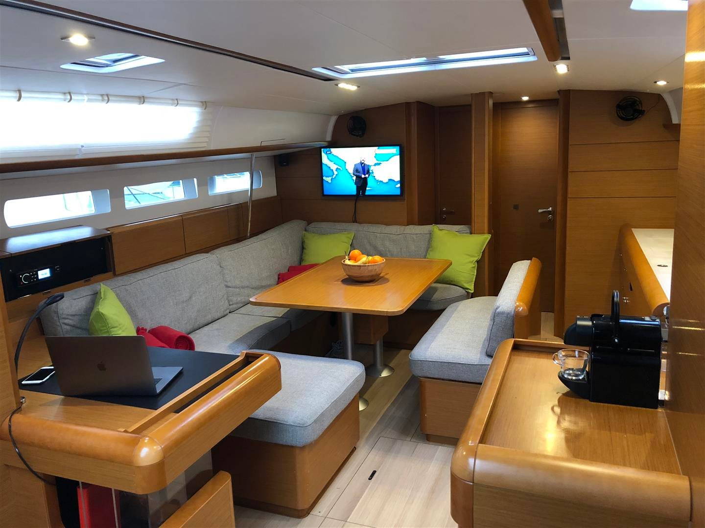 KONTIKI - Sailboat in Lefkada